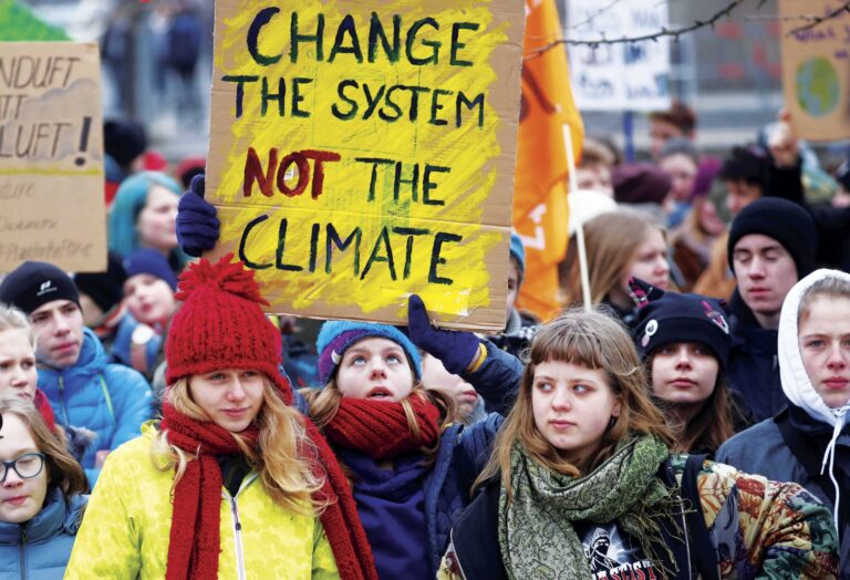 O poder moral dos jovens desafia o poder corporativo e a crise climática