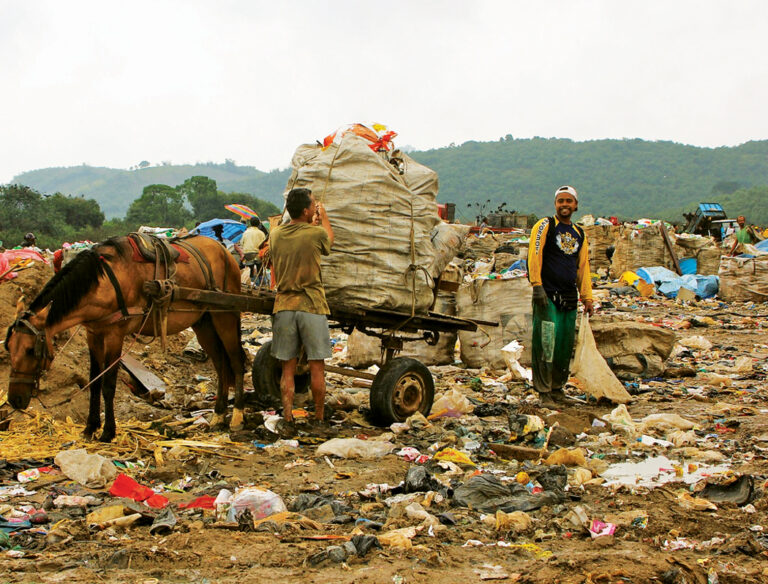 Fim dos lixões e aterros sanitários sustentáveis