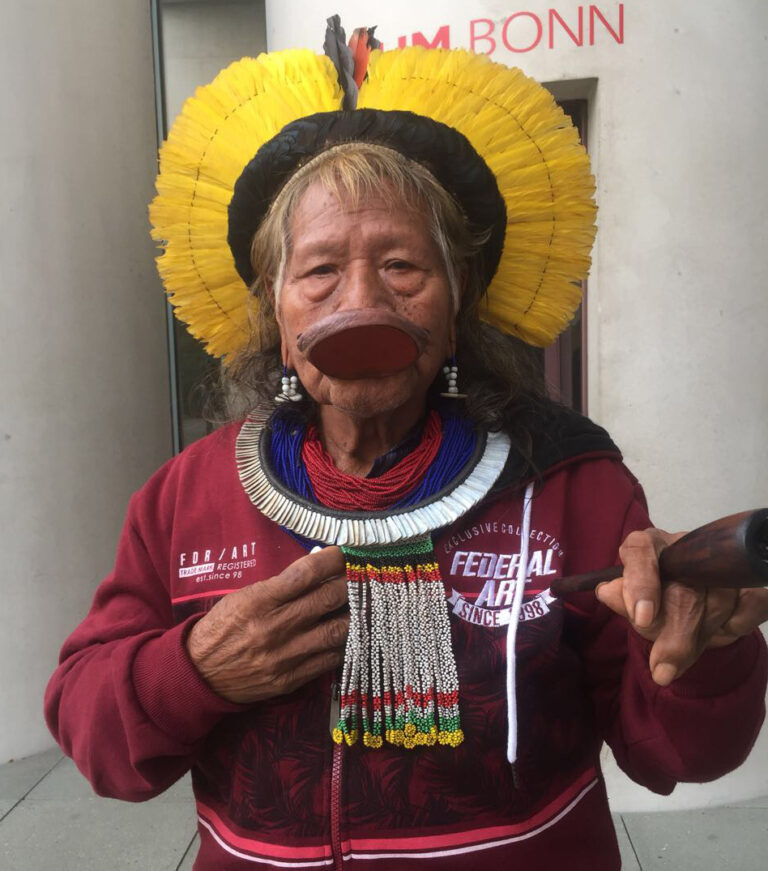 Você envenena o planeta e semeia a morte e logo será tarde demais para mudar