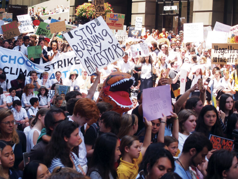 Planeta em chamas: Incêndios climáticos e guerra política das chamas