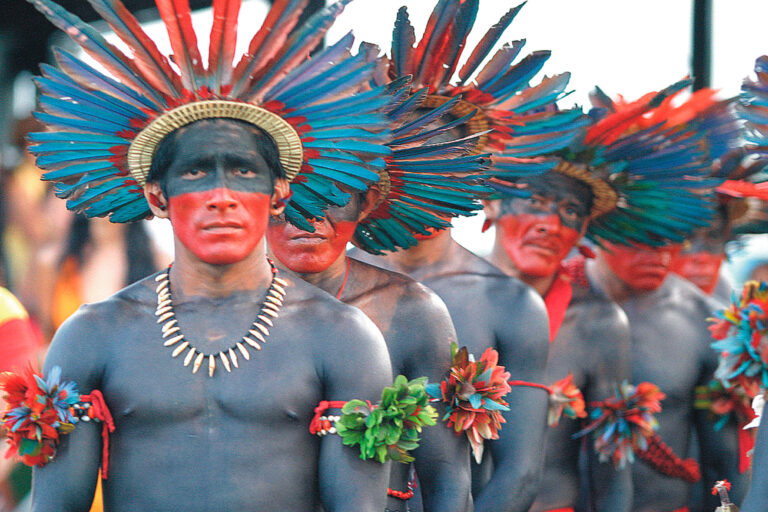 Indígenas correm risco de genocídio por coronavírus