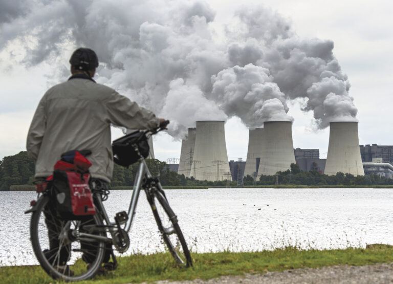 Governos insistem em queimar combustíveis fósseis e podem inviabilizar metas do Acordo de Paris