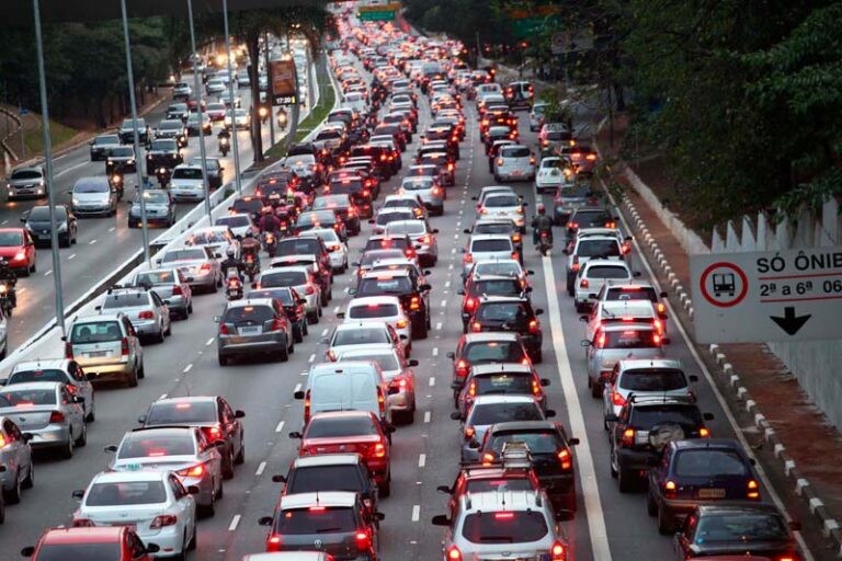 Flertando com o atraso