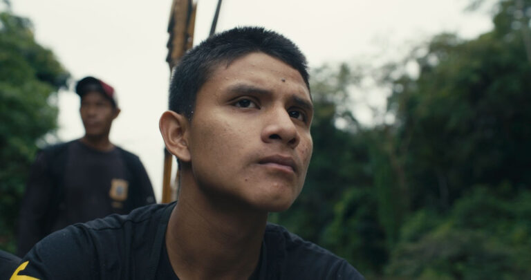 Vencedor em Sundance, longa brasileiro “O Território” é o filme de encerramento do Festival É Tudo Verdade