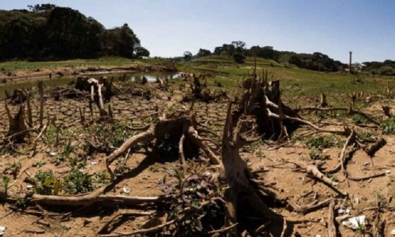 GODOT DESFAZ O ENCANTO DO AUTOENGANO: A SOCIEDADE CONTEMPORÂNEA E AS MUDANÇAS CLIMÁTICAS