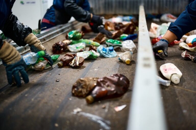 Dia da Reciclagem: Conheça empresa que já beneficiou quase 80 cooperativas e operadores de reciclagem pelo Brasil