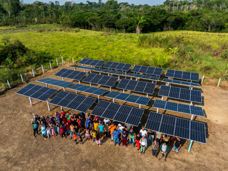 Comunidade gera própria energia com autonomia no sul do Amazonas
