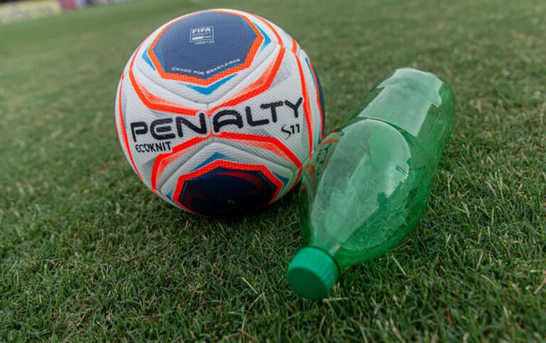 Penalty recicla dois milhões de garrafas PET com linha Ecoknit