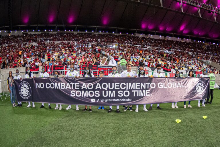Terra Futebol Clube faz ativação no FLA x FLU para engajar torcedores na luta contra as mudanças climáticas