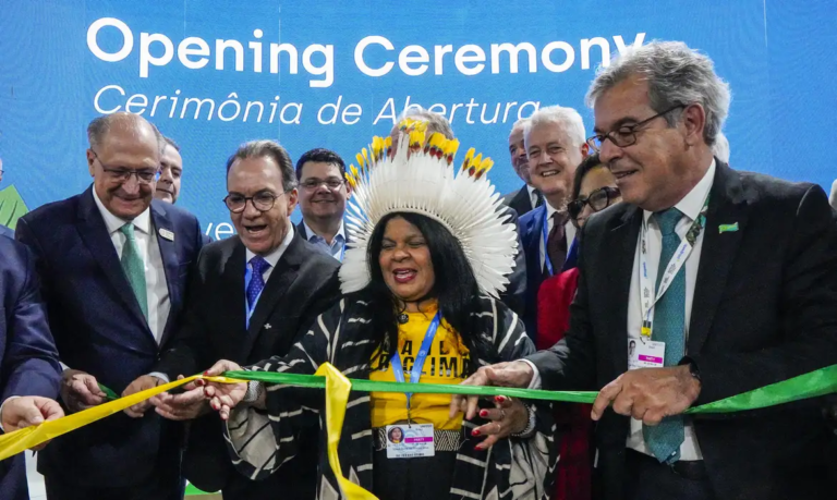 Brasil inaugura pavilhão na COP29 e firma compromissos contra mudança climática