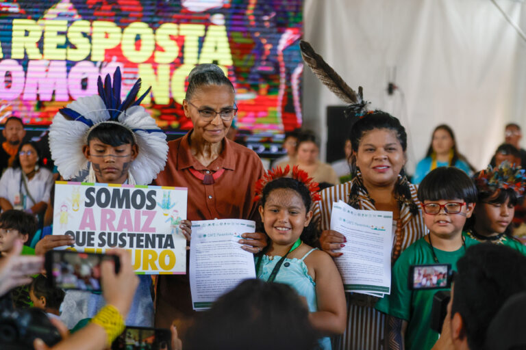 Junto a Ministras, lideranças indígenas globais e crianças fazem Balanço Ético sobre o clima rumo a COP30