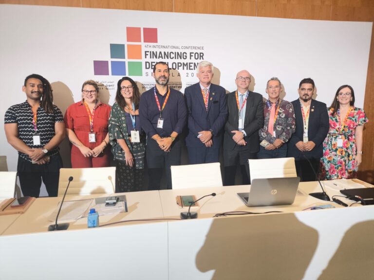 Em Sevilha, Itaipu faz a defesa do investimento público para a promoção do desenvolvimento