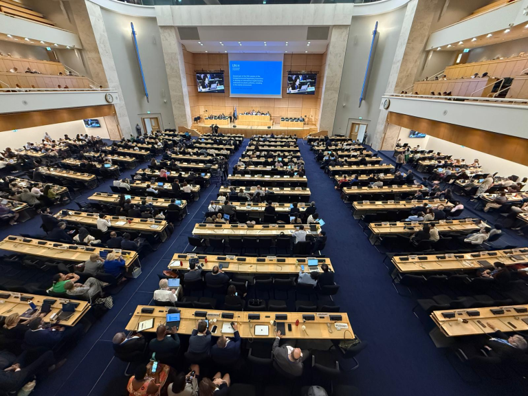 Negociações do tratado sobre plásticos fracassam em Genebra 