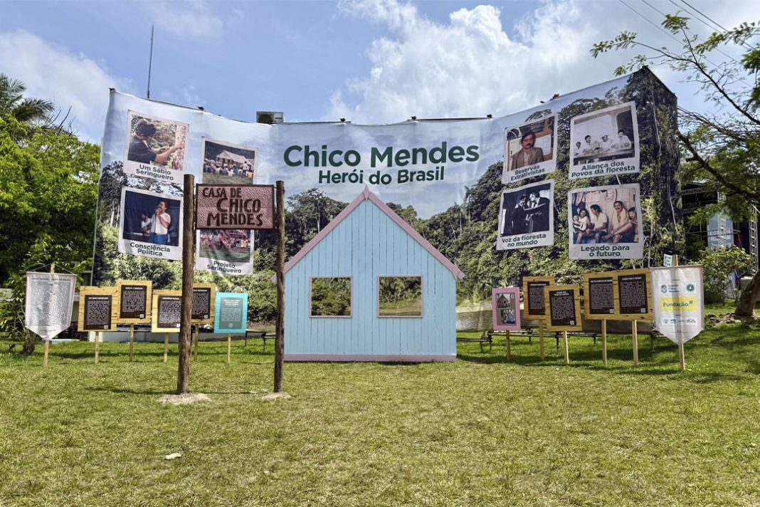 Replica-da-casa-de-Chico-Mendes-em-Xapuri