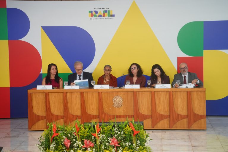 Governo do Brasil lança Plano Clima, guia das ações para enfrentar crise climática no país até 2035